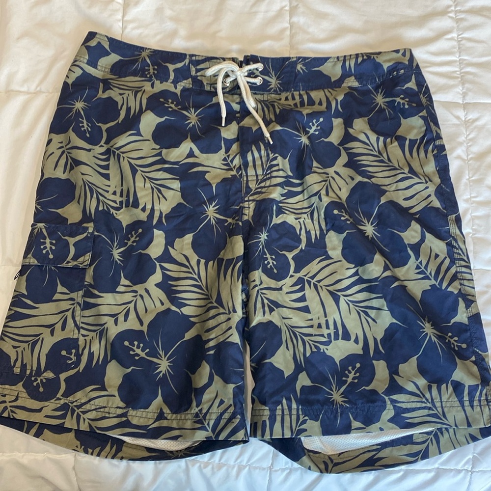 Gap men's swim trunks size XL